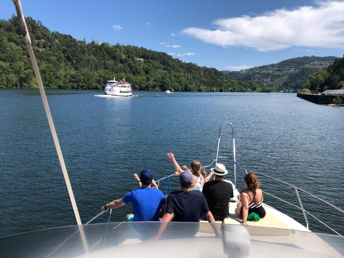Aquadouro Yacht Radames - Sleep Boat Experience Hotel Castelo de Paiva Exterior photo