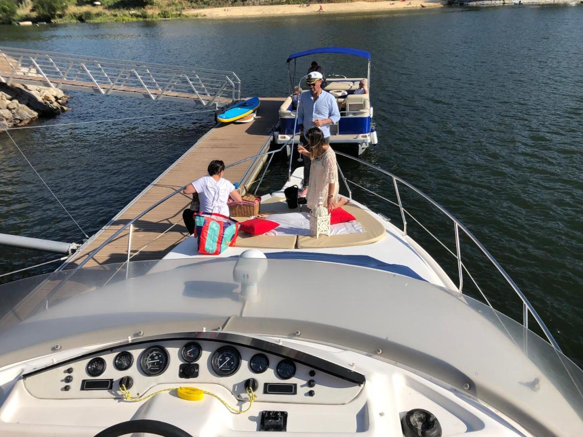 Aquadouro Yacht Radames - Sleep Boat Experience Hotel Castelo de Paiva Exterior photo