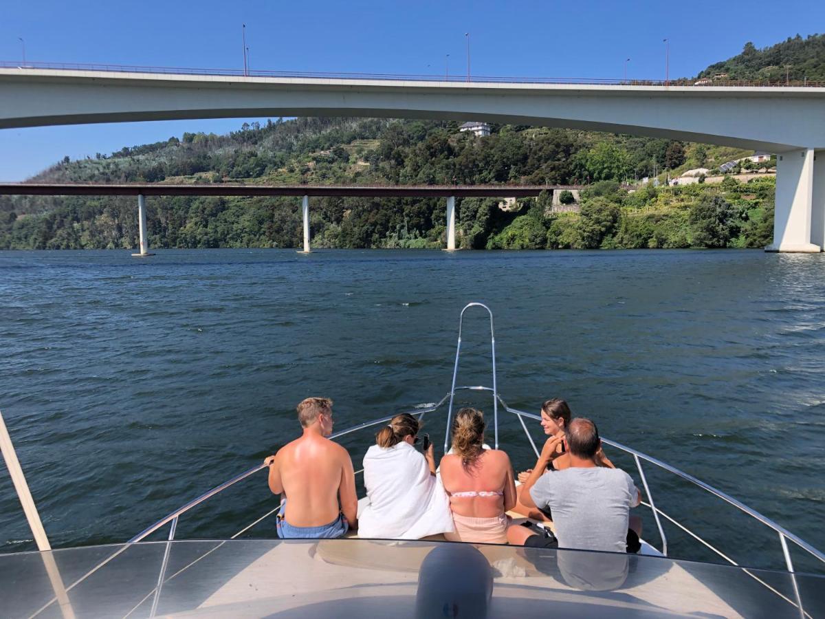 Aquadouro Yacht Radames - Sleep Boat Experience Hotel Castelo de Paiva Exterior photo