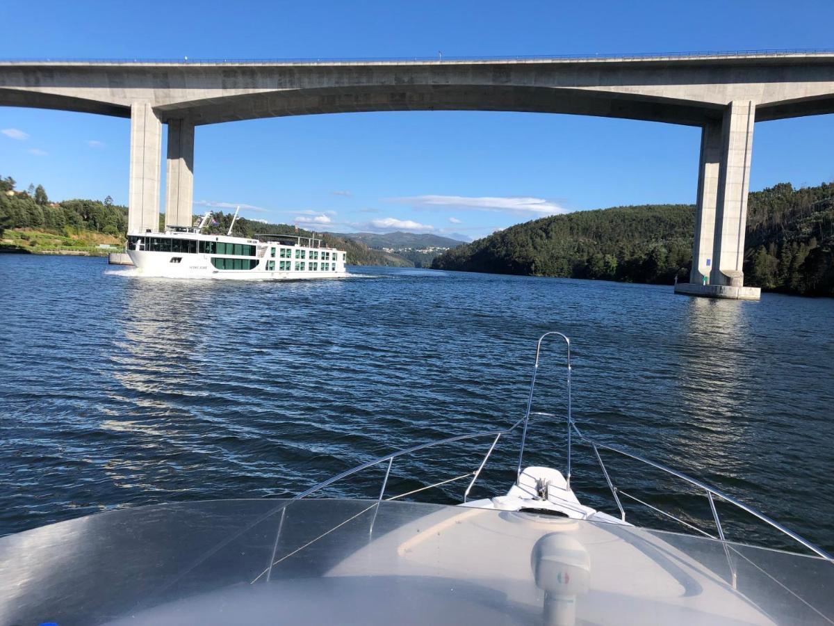 Aquadouro Yacht Radames - Sleep Boat Experience Hotel Castelo de Paiva Exterior photo
