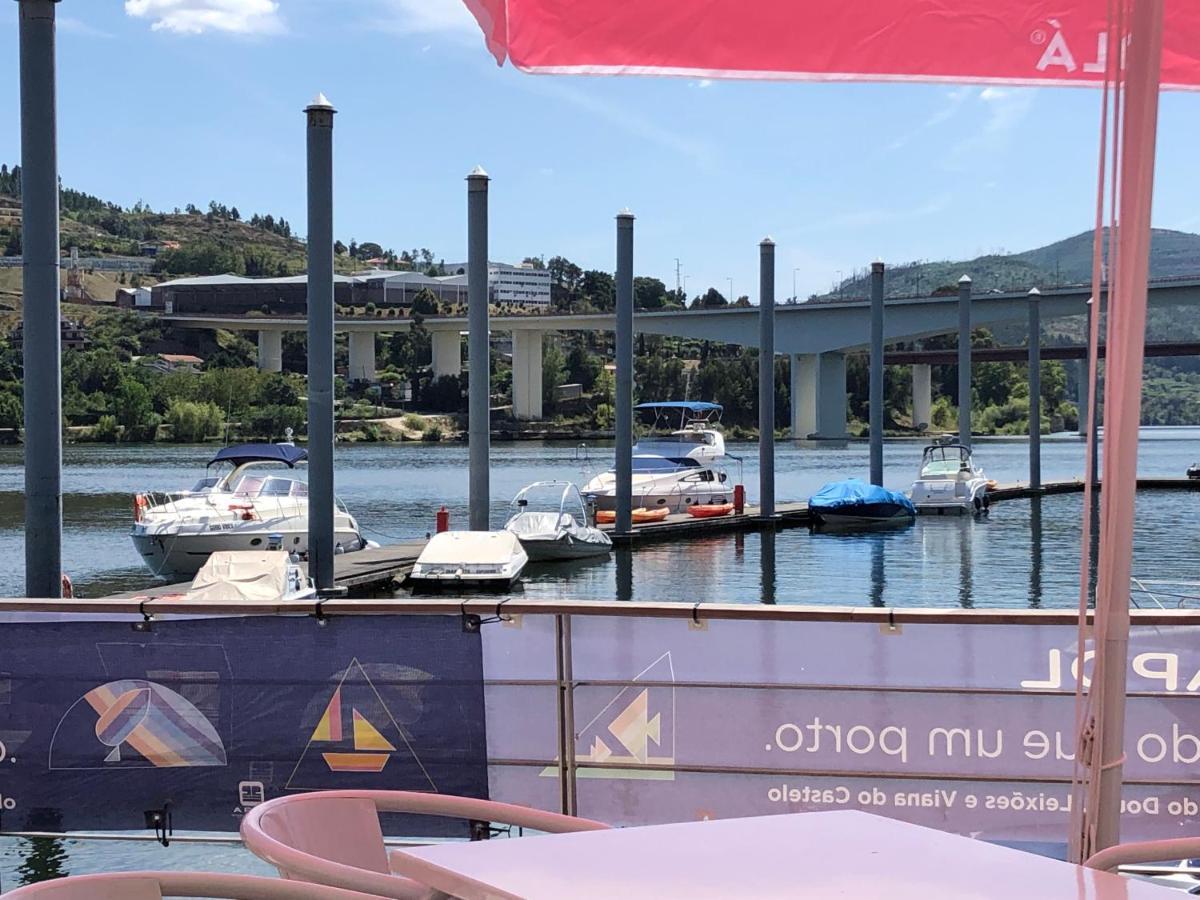 Aquadouro Yacht Radames - Sleep Boat Experience Hotel Castelo de Paiva Exterior photo