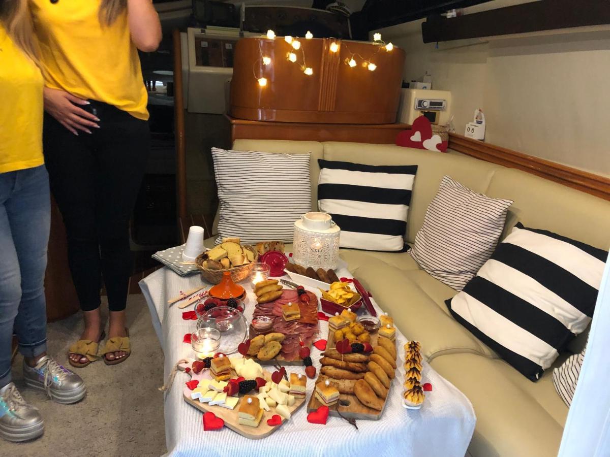 Aquadouro Yacht Radames - Sleep Boat Experience Hotel Castelo de Paiva Exterior photo