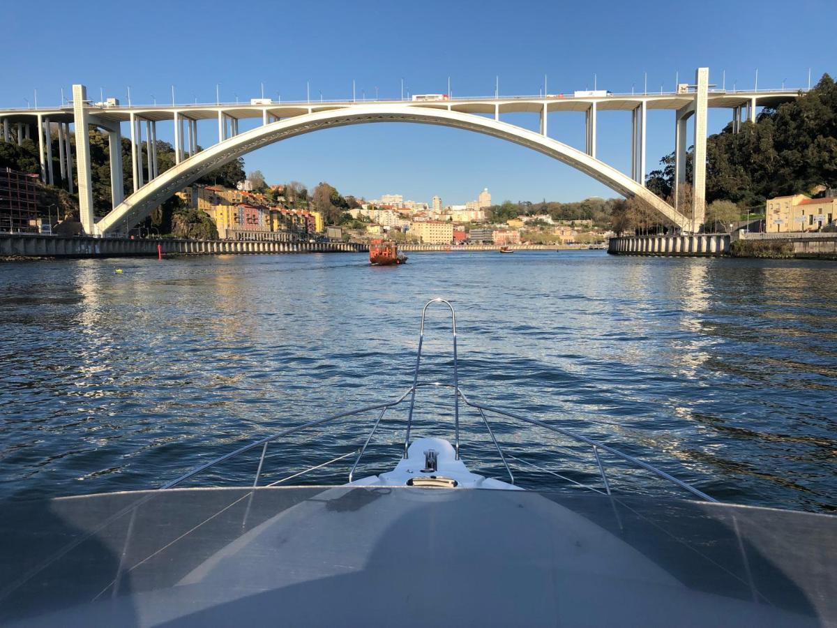 Aquadouro Yacht Radames - Sleep Boat Experience Hotel Castelo de Paiva Exterior photo
