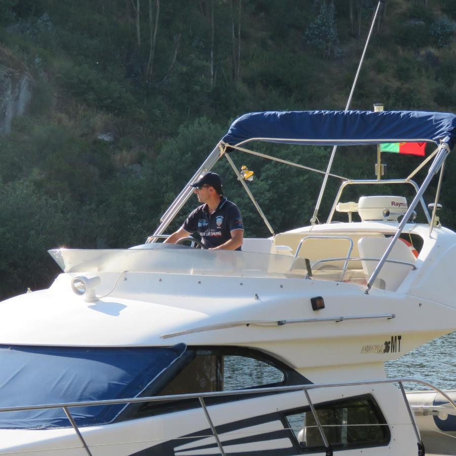 Aquadouro Yacht Radames - Sleep Boat Experience Hotel Castelo de Paiva Exterior photo
